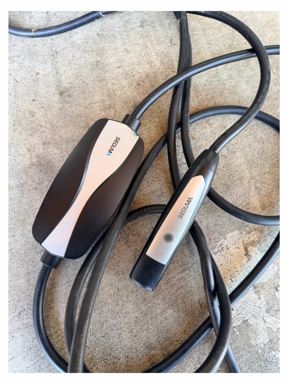 Seguma level 1/2 Tesla Car Charger NEMA 6-20 Plug travel portable.